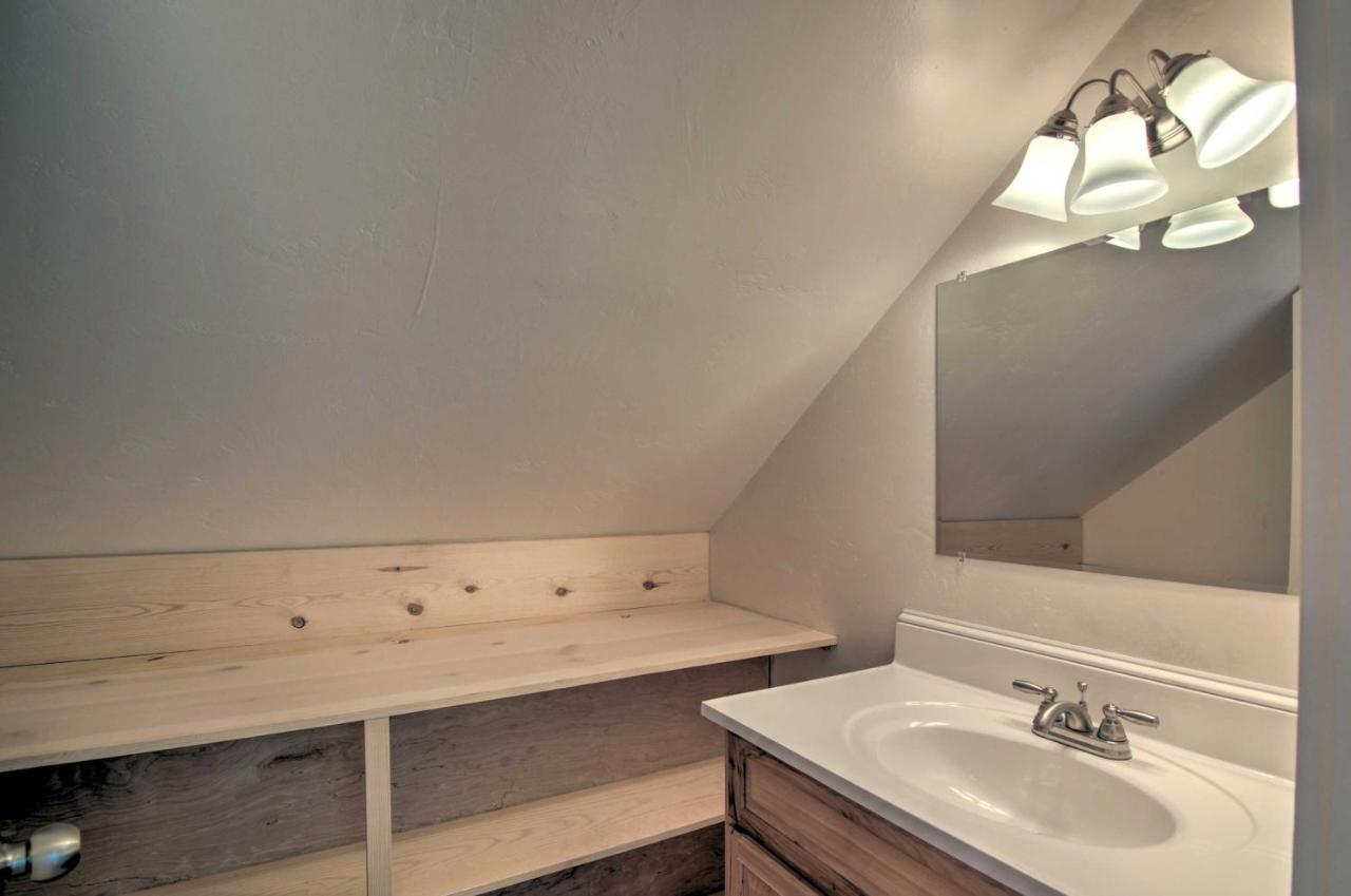 Cozy Henrieville Cabin 18 Mi To Bryce Canyon Np! Bagian luar foto