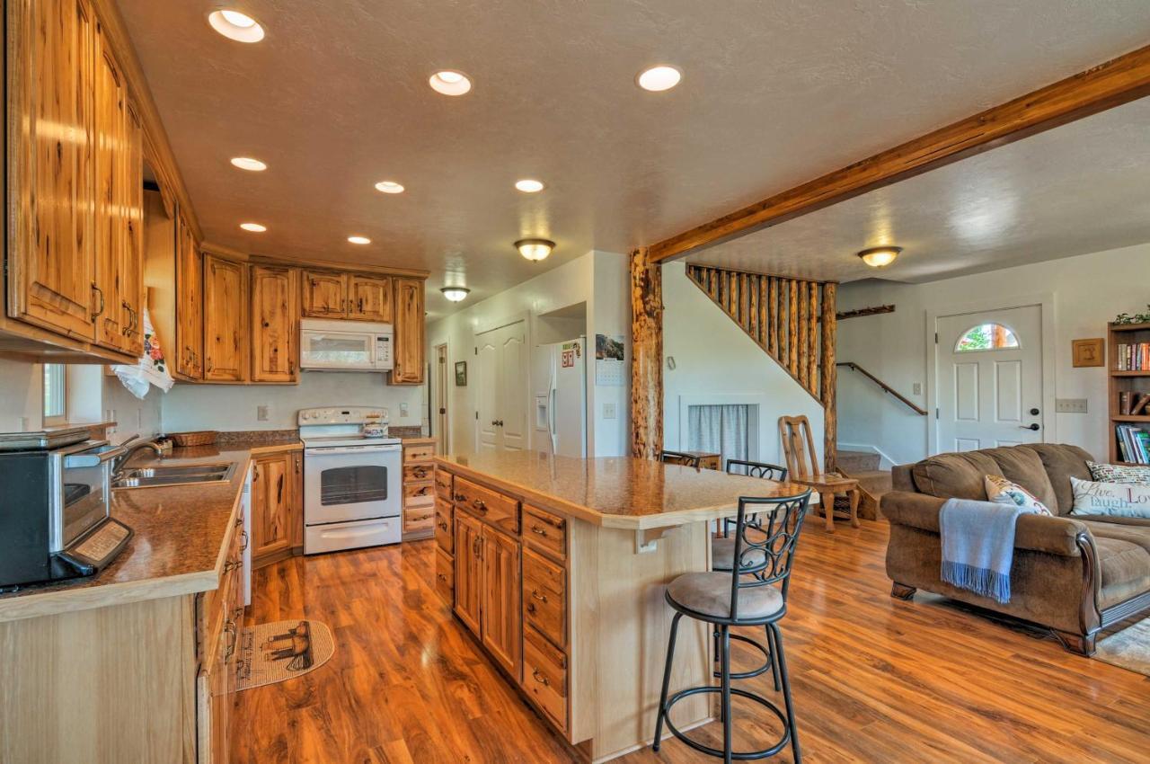 Cozy Henrieville Cabin 18 Mi To Bryce Canyon Np! Bagian luar foto