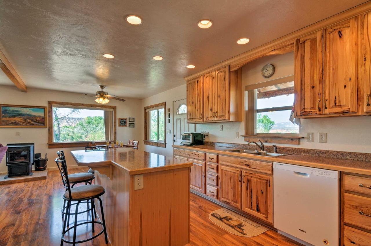 Cozy Henrieville Cabin 18 Mi To Bryce Canyon Np! Bagian luar foto