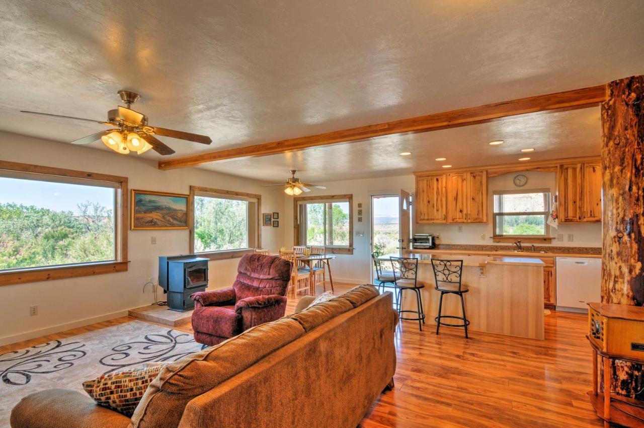 Cozy Henrieville Cabin 18 Mi To Bryce Canyon Np! Bagian luar foto