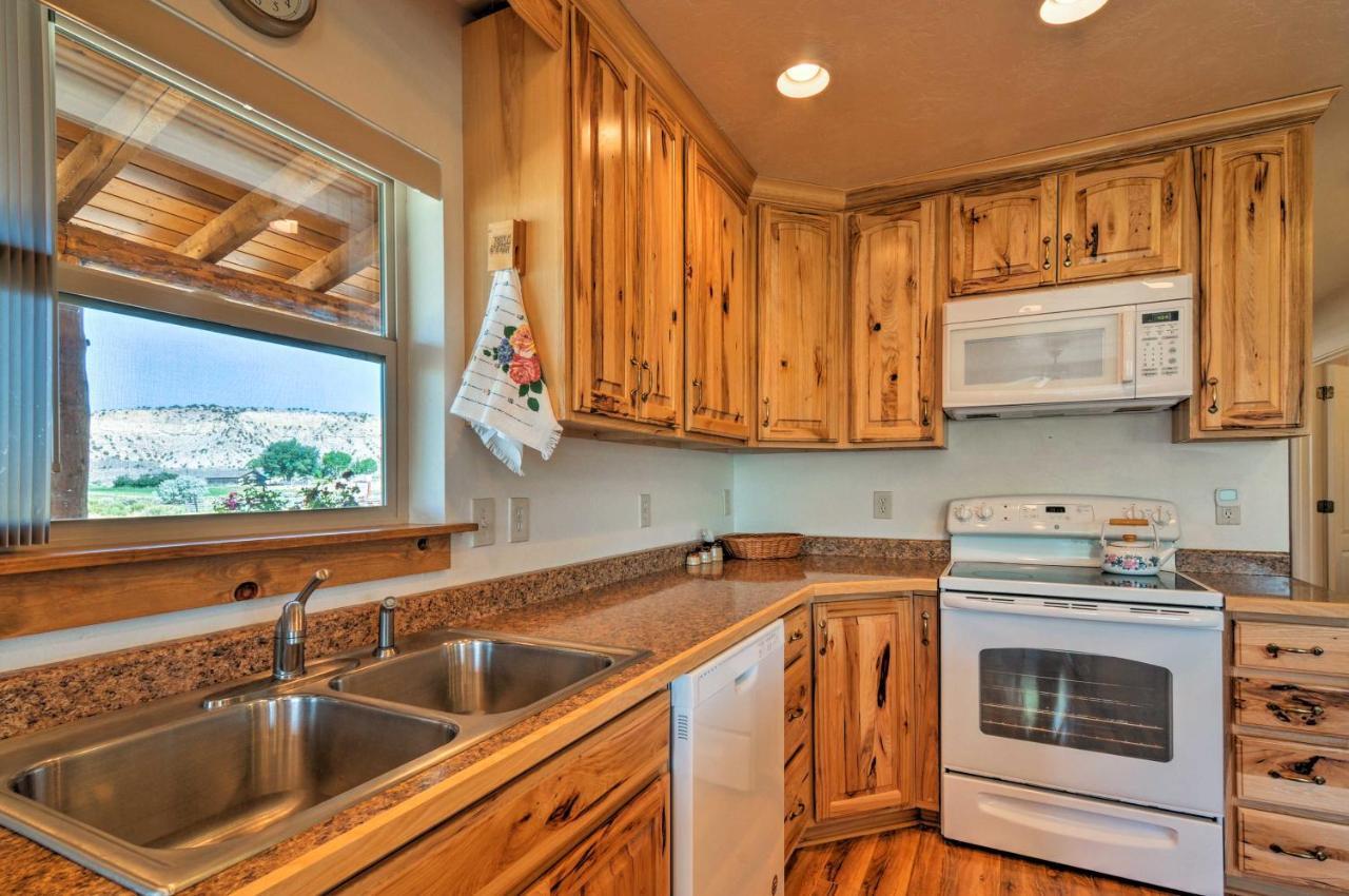 Cozy Henrieville Cabin 18 Mi To Bryce Canyon Np! Bagian luar foto