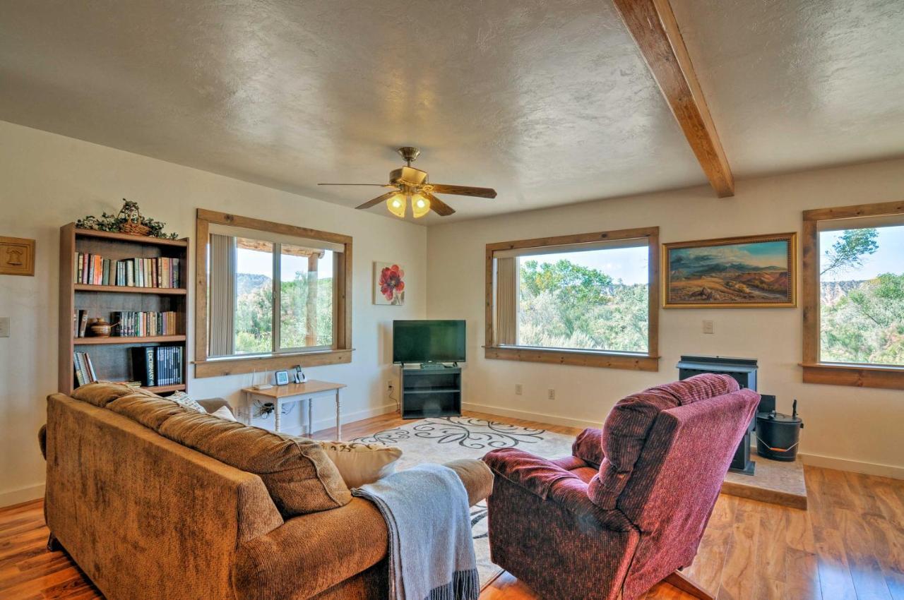 Cozy Henrieville Cabin 18 Mi To Bryce Canyon Np! Bagian luar foto