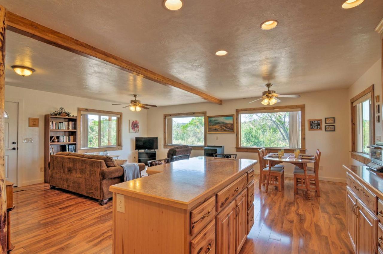 Cozy Henrieville Cabin 18 Mi To Bryce Canyon Np! Bagian luar foto