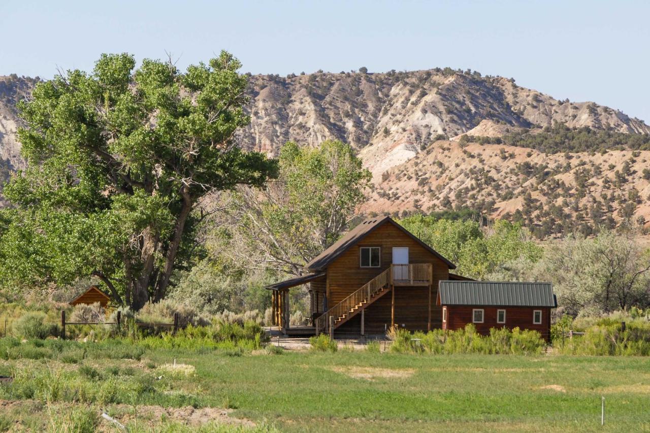 Cozy Henrieville Cabin 18 Mi To Bryce Canyon Np! Bagian luar foto